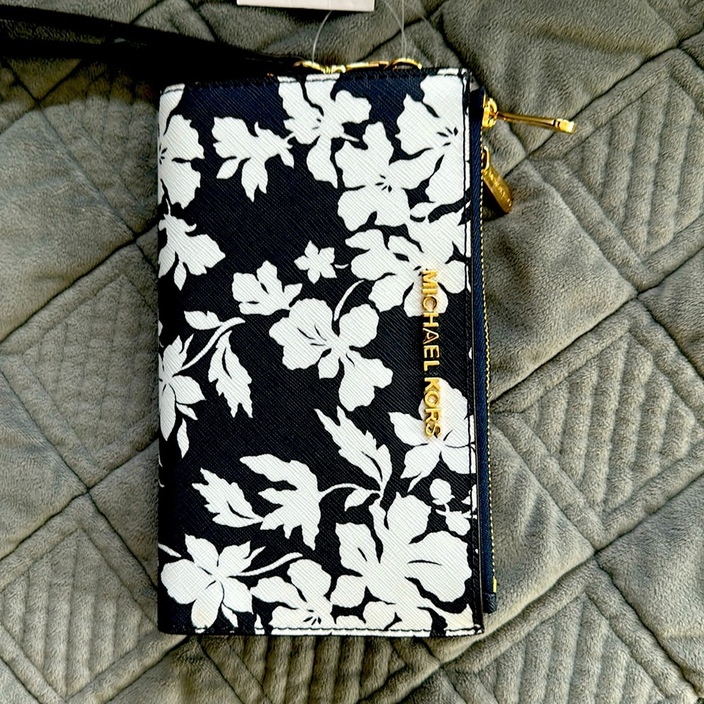 Brand new with tags Michael Kors wallet